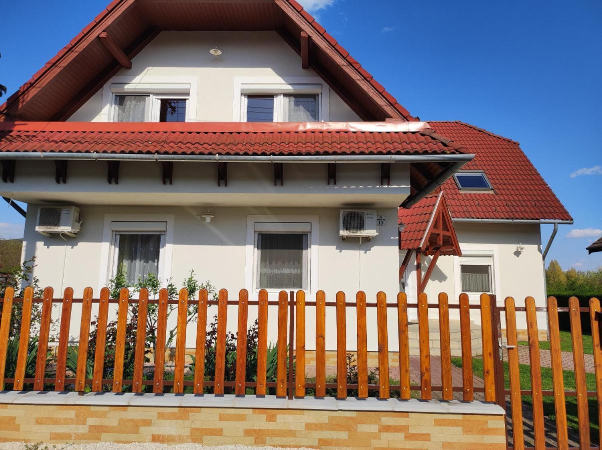 Badacsony Apartmanhaz Badacsonytomaj Exteriér fotografie